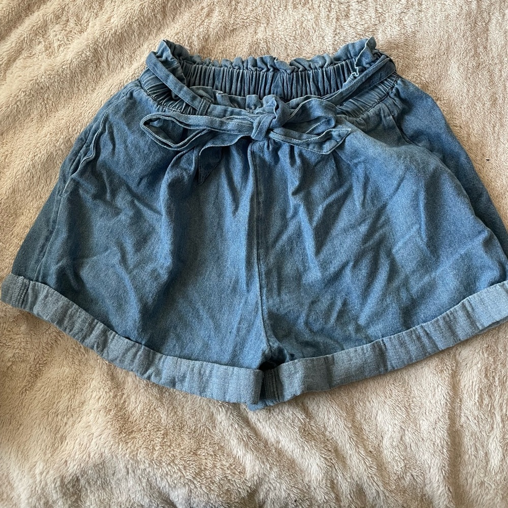 American Eagle paper bag shorts